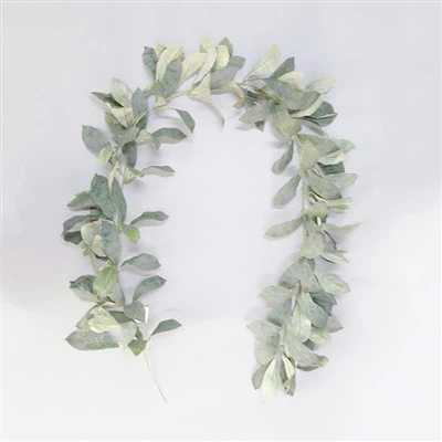 Girlandy z umelých listov